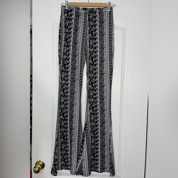 Fashion Nova Flared Printed Pants - Picture 1 of 1